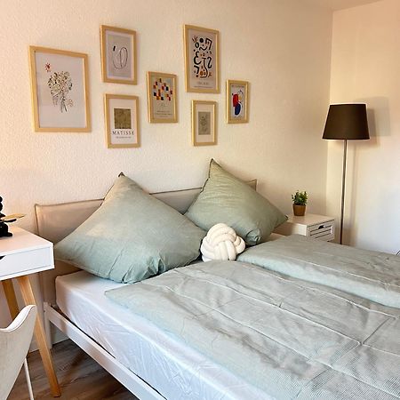Modernes Designer-Apartment Fuer 7 Gaeste - 80Qm In Zentraler Lage, Self-Check-In Karlsruhe Kültér fotó