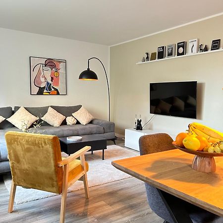 Modernes Designer-Apartment Fuer 7 Gaeste - 80Qm In Zentraler Lage, Self-Check-In Karlsruhe Kültér fotó