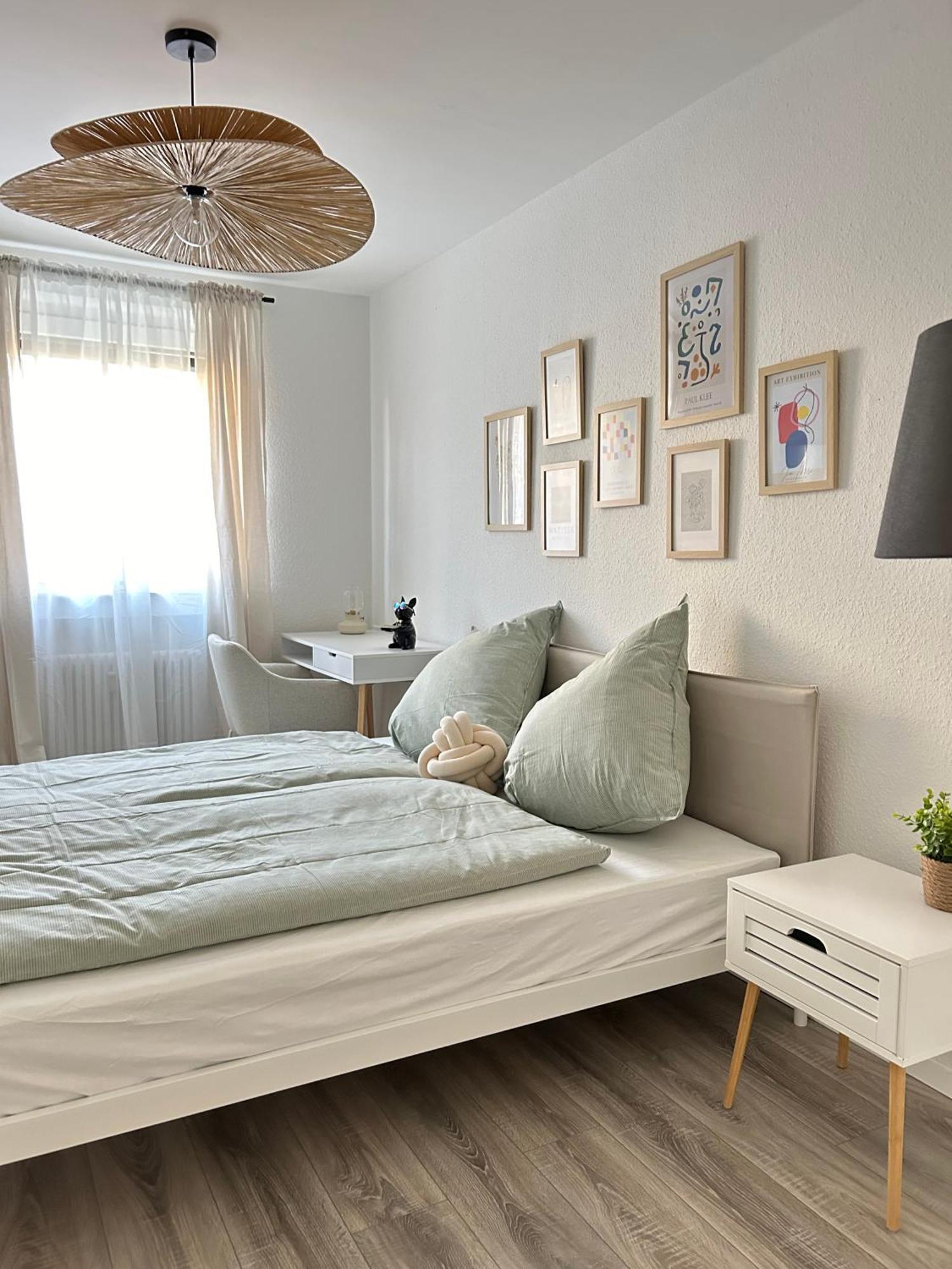 Modernes Designer-Apartment Fuer 7 Gaeste - 80Qm In Zentraler Lage, Self-Check-In Karlsruhe Kültér fotó