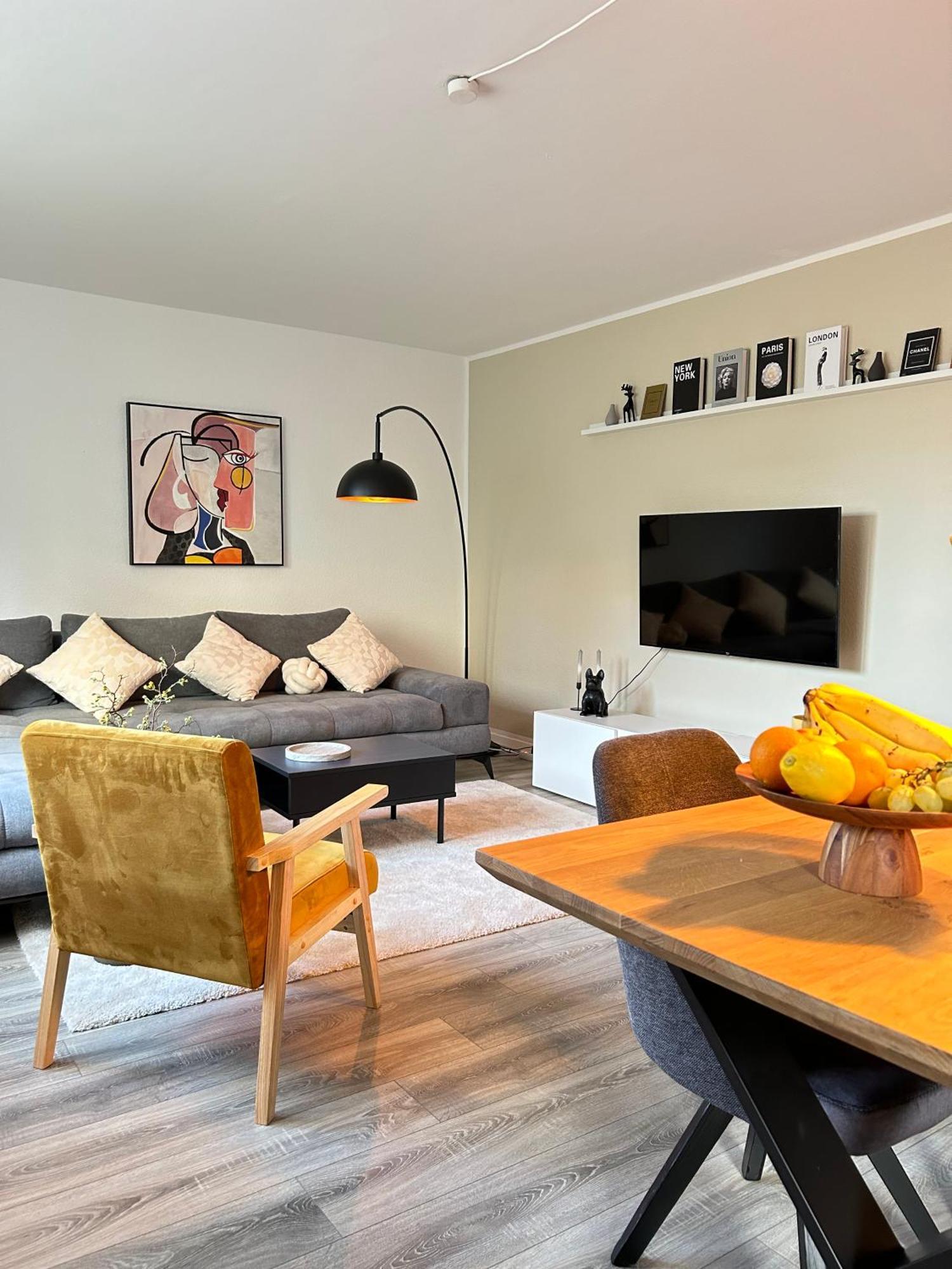 Modernes Designer-Apartment Fuer 7 Gaeste - 80Qm In Zentraler Lage, Self-Check-In Karlsruhe Kültér fotó